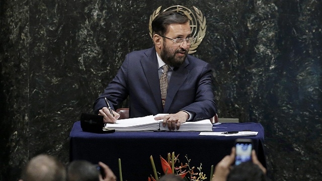 indiasignsparisclimateagreementatun